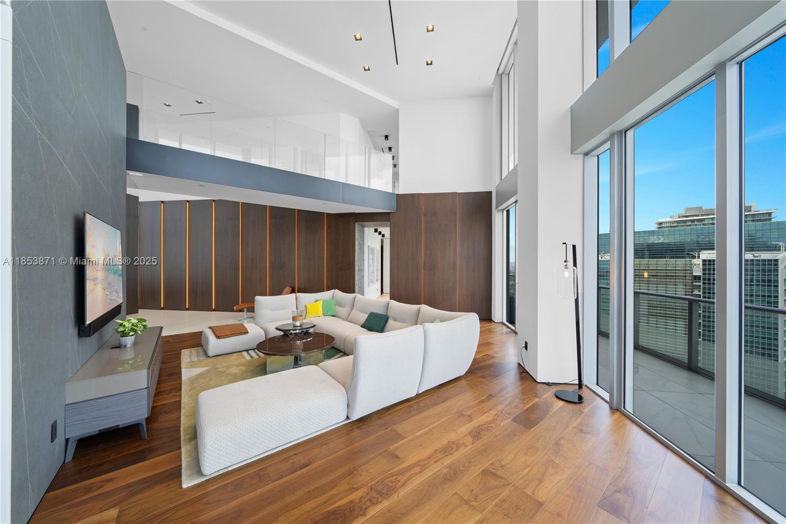 1300 Brickell Bay Dr #4401, Miami FL 33131