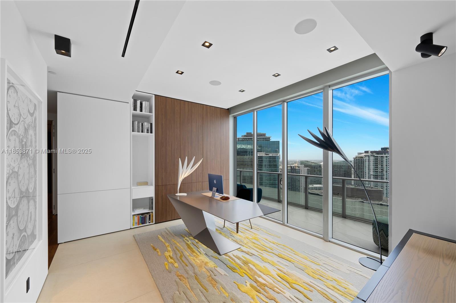 1300 Brickell Bay Dr #4401, Miami FL 33131