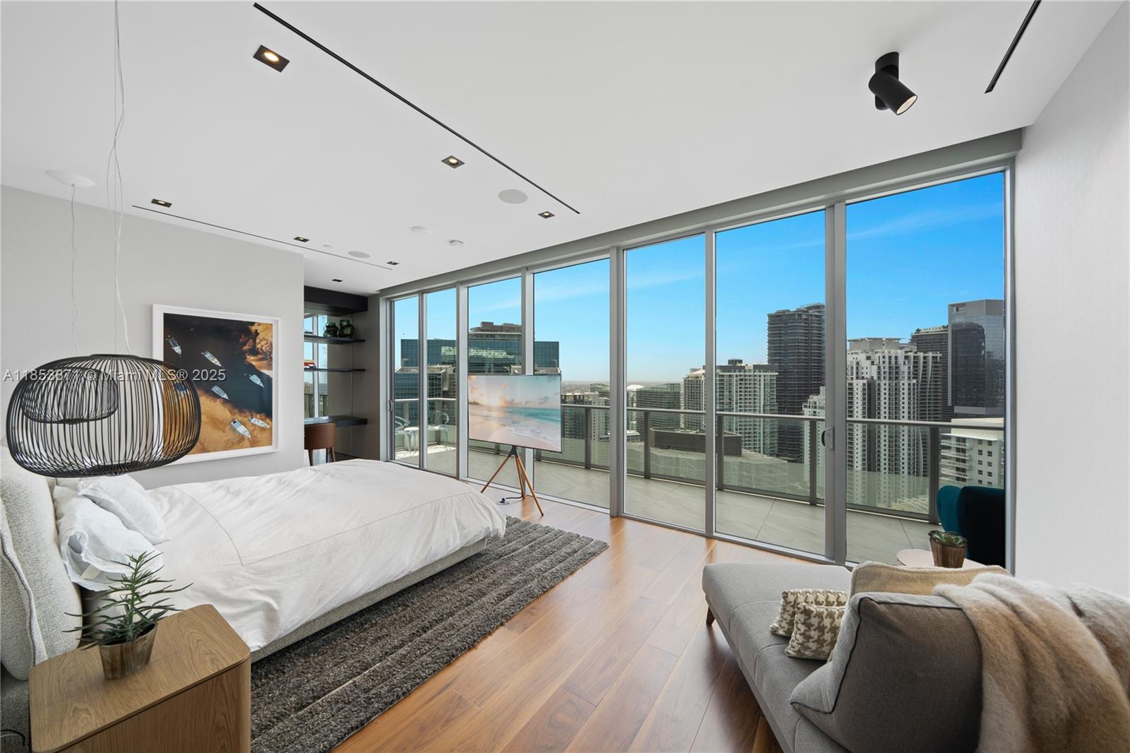 1300 Brickell Bay Dr #4401, Miami FL 33131