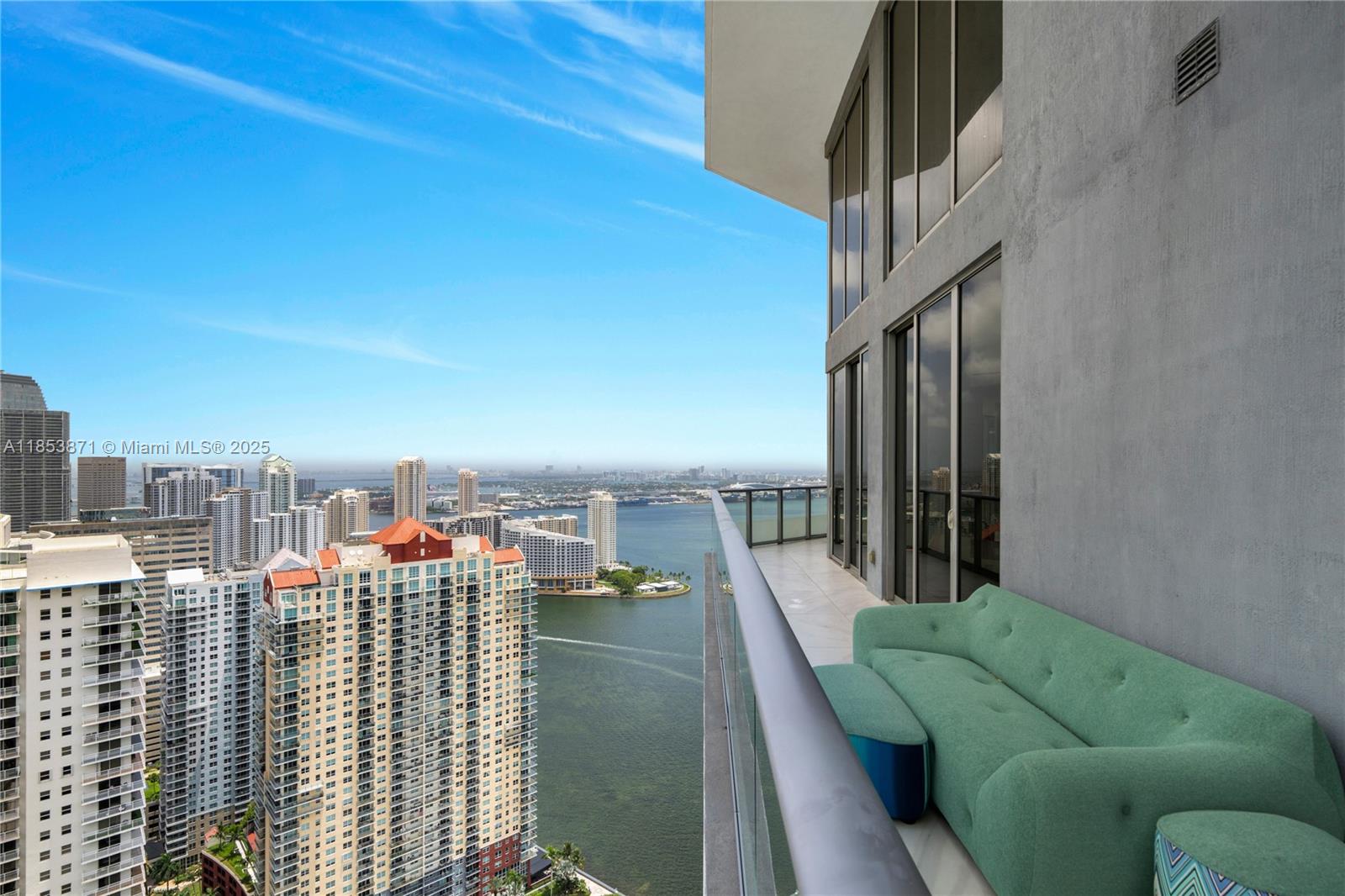 1300 Brickell Bay Dr #4401, Miami FL 33131
