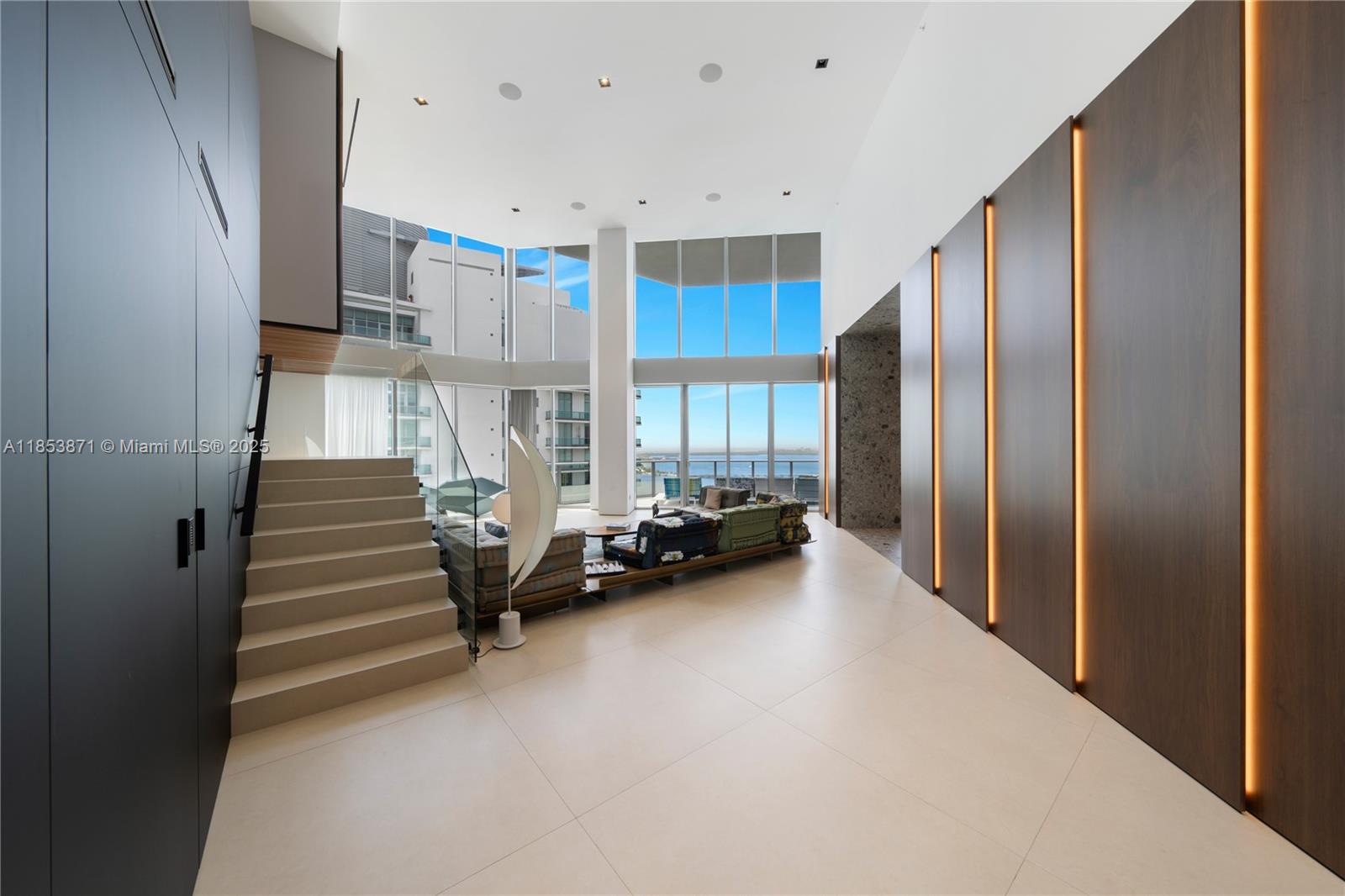 1300 Brickell Bay Dr #4401, Miami FL 33131