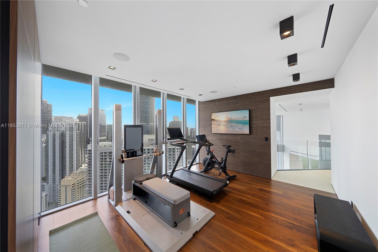 1300 Brickell Bay Dr #4401, Miami FL 33131