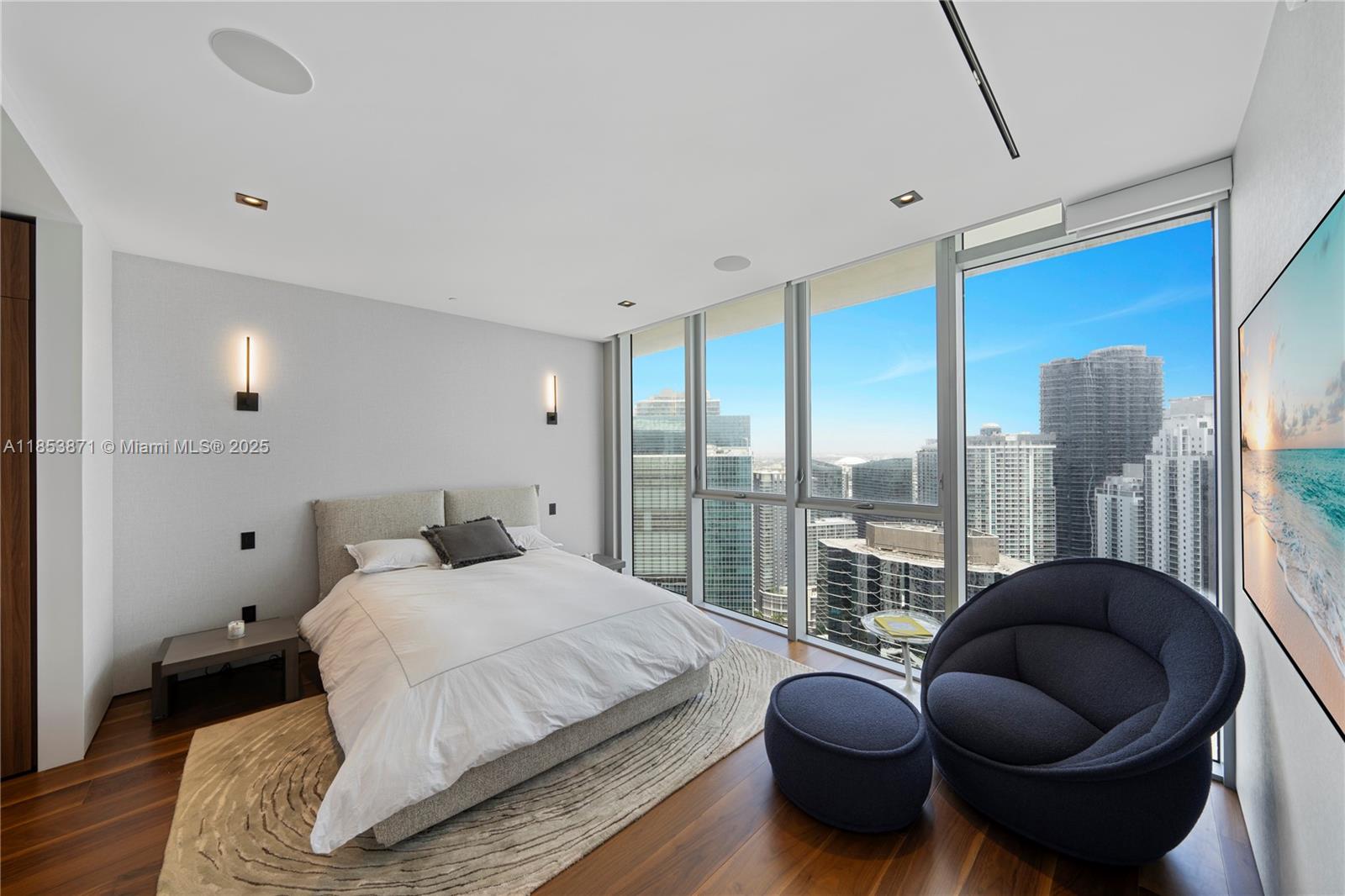 1300 Brickell Bay Dr #4401, Miami FL 33131