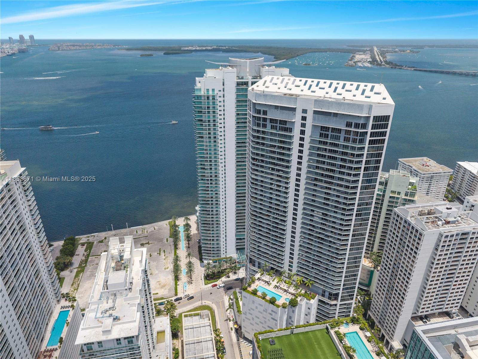 1300 Brickell Bay Dr #4401, Miami FL 33131
