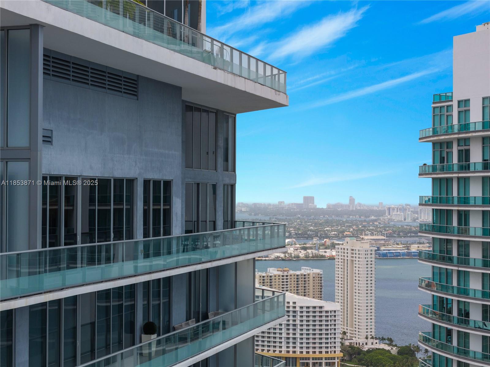 1300 Brickell Bay Dr #4401, Miami FL 33131