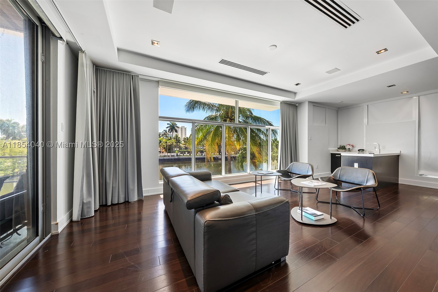 300 Royal Plaza Dr, Fort Lauderdale FL 33301