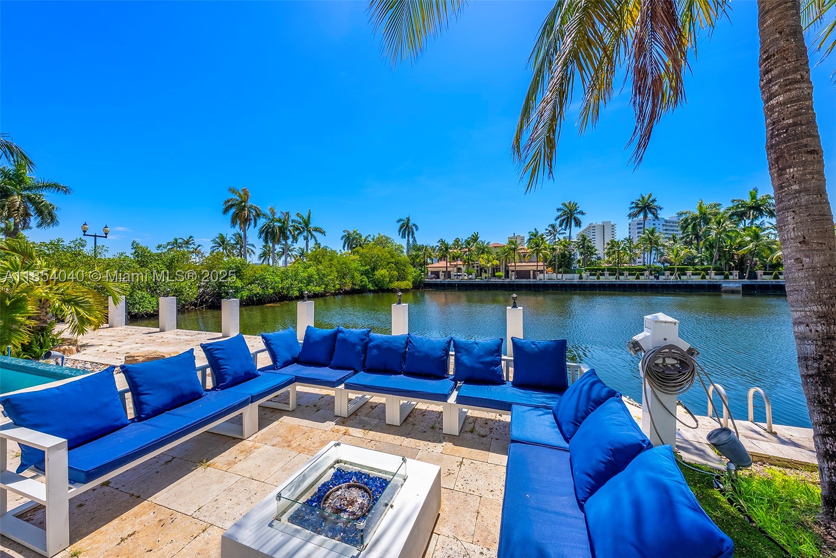 300 Royal Plaza Dr, Fort Lauderdale FL 33301