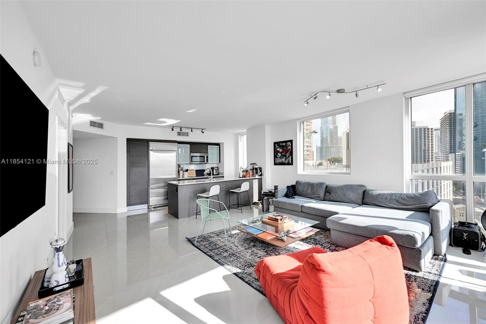500 Brickell Ave #1401, Miami FL 33131