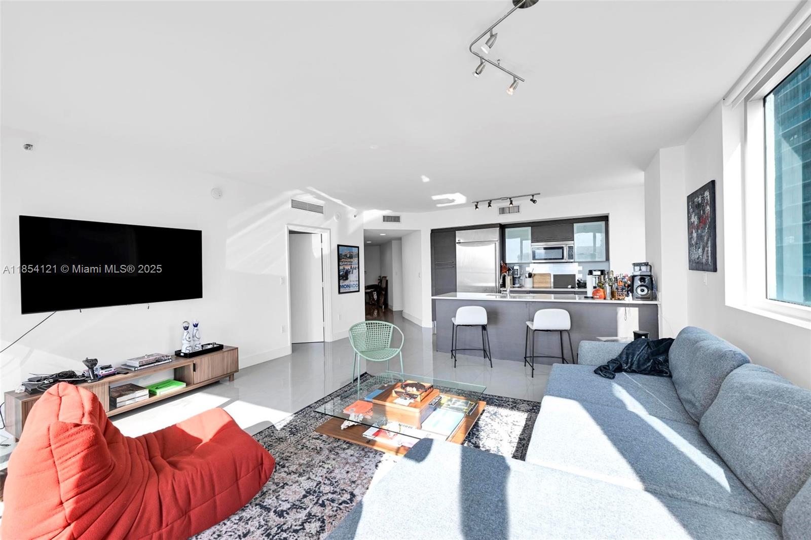 500 Brickell Ave #1401, Miami FL 33131