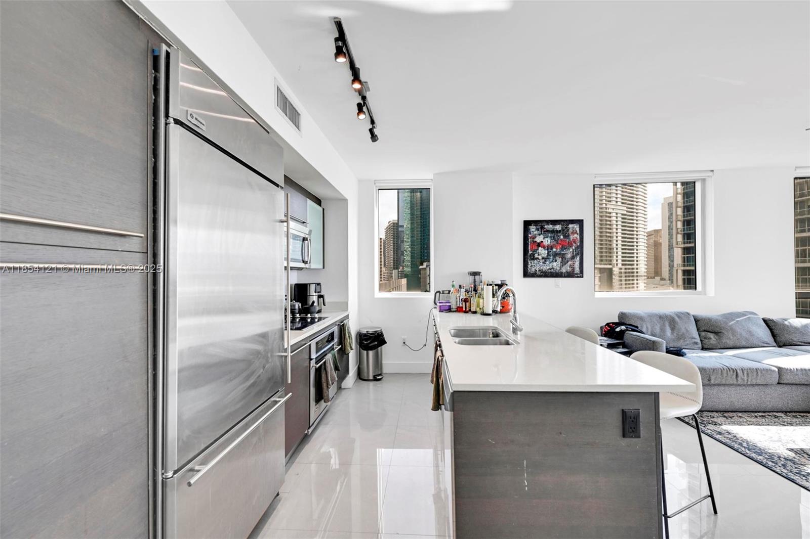 500 Brickell Ave #1401, Miami FL 33131