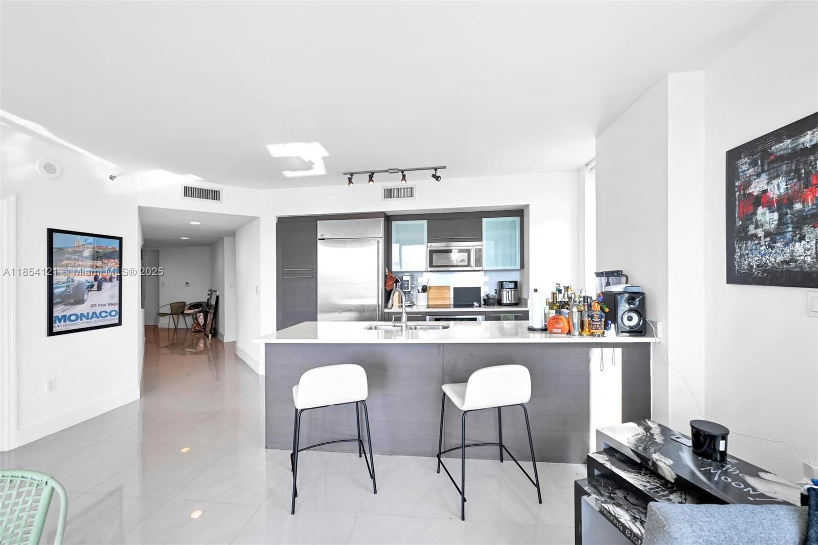 500 Brickell Ave #1401, Miami FL 33131