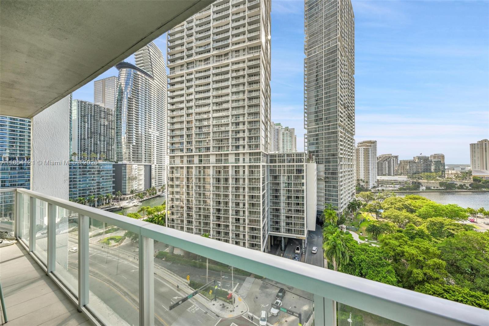 500 Brickell Ave #1401, Miami FL 33131