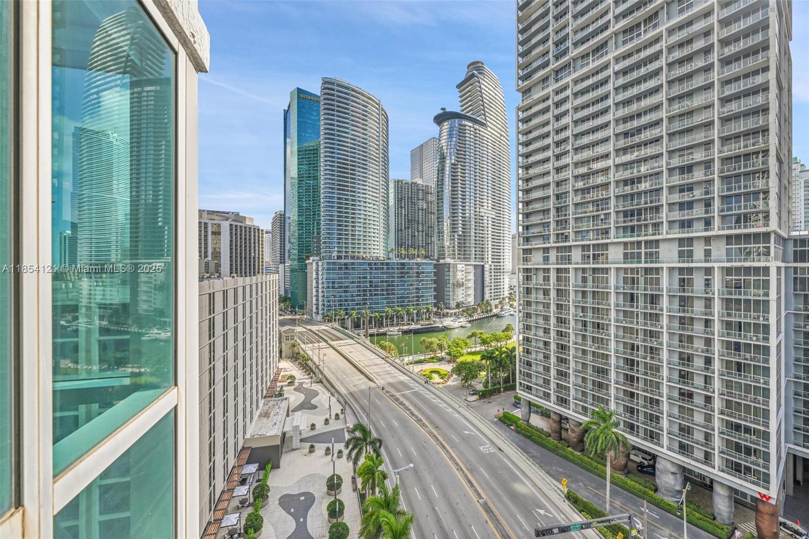 500 Brickell Ave #1401, Miami FL 33131
