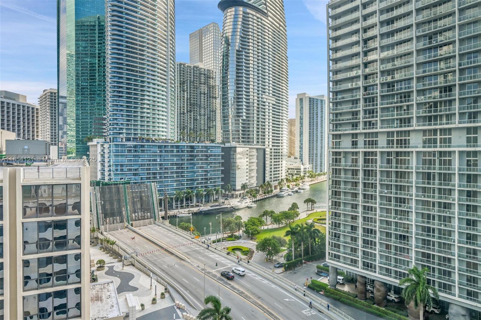 500 Brickell Ave #1401, Miami FL 33131