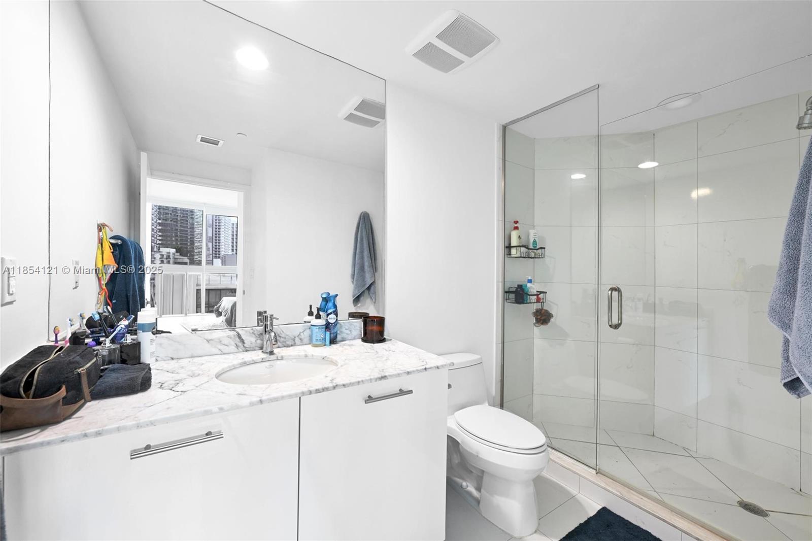 500 Brickell Ave #1401, Miami FL 33131