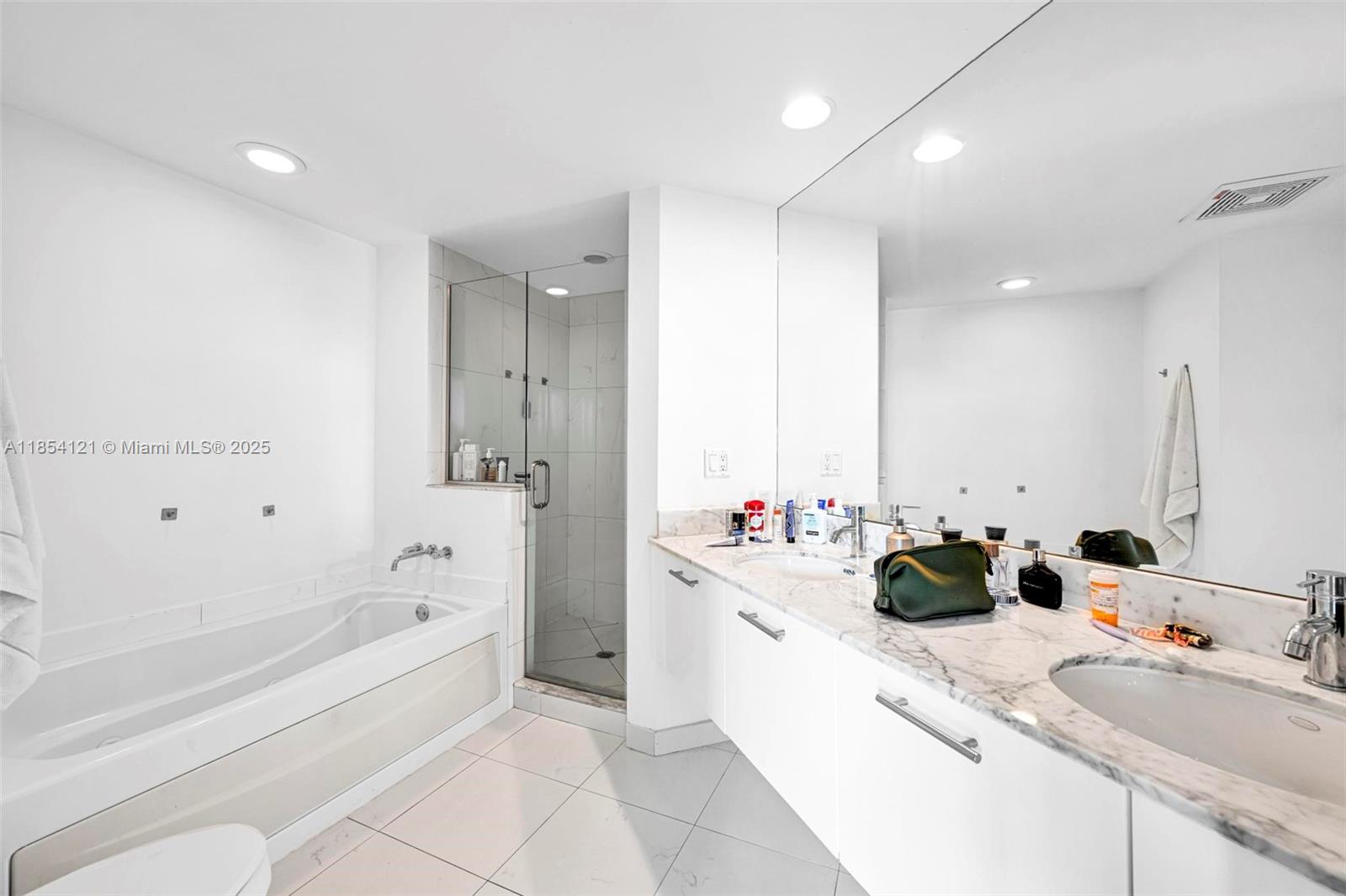 500 Brickell Ave #1401, Miami FL 33131