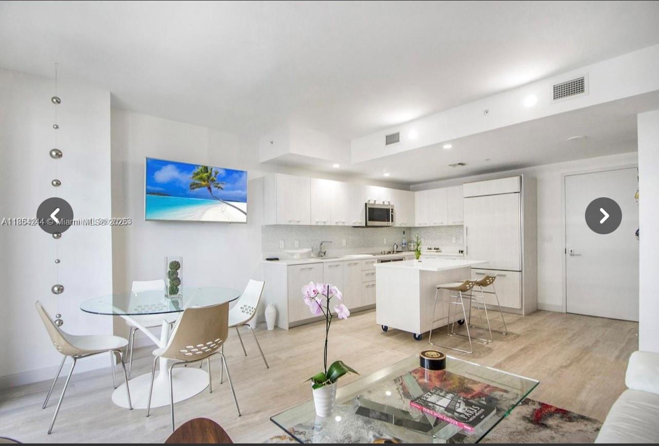 55 SW 9th St #3802, Miami FL 33130