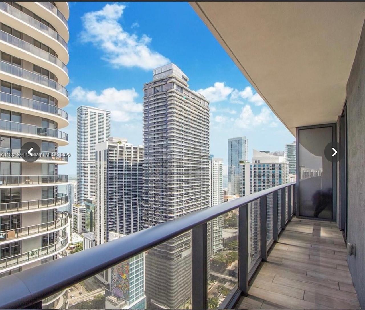 55 SW 9th St #3802, Miami FL 33130