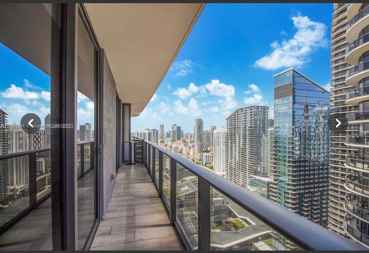 55 SW 9th St #3802, Miami FL 33130
