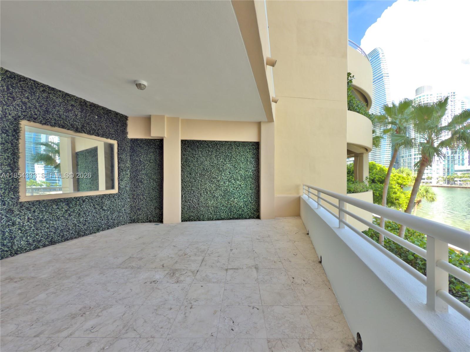 848 Brickell Key Dr #306, Miami FL 33131