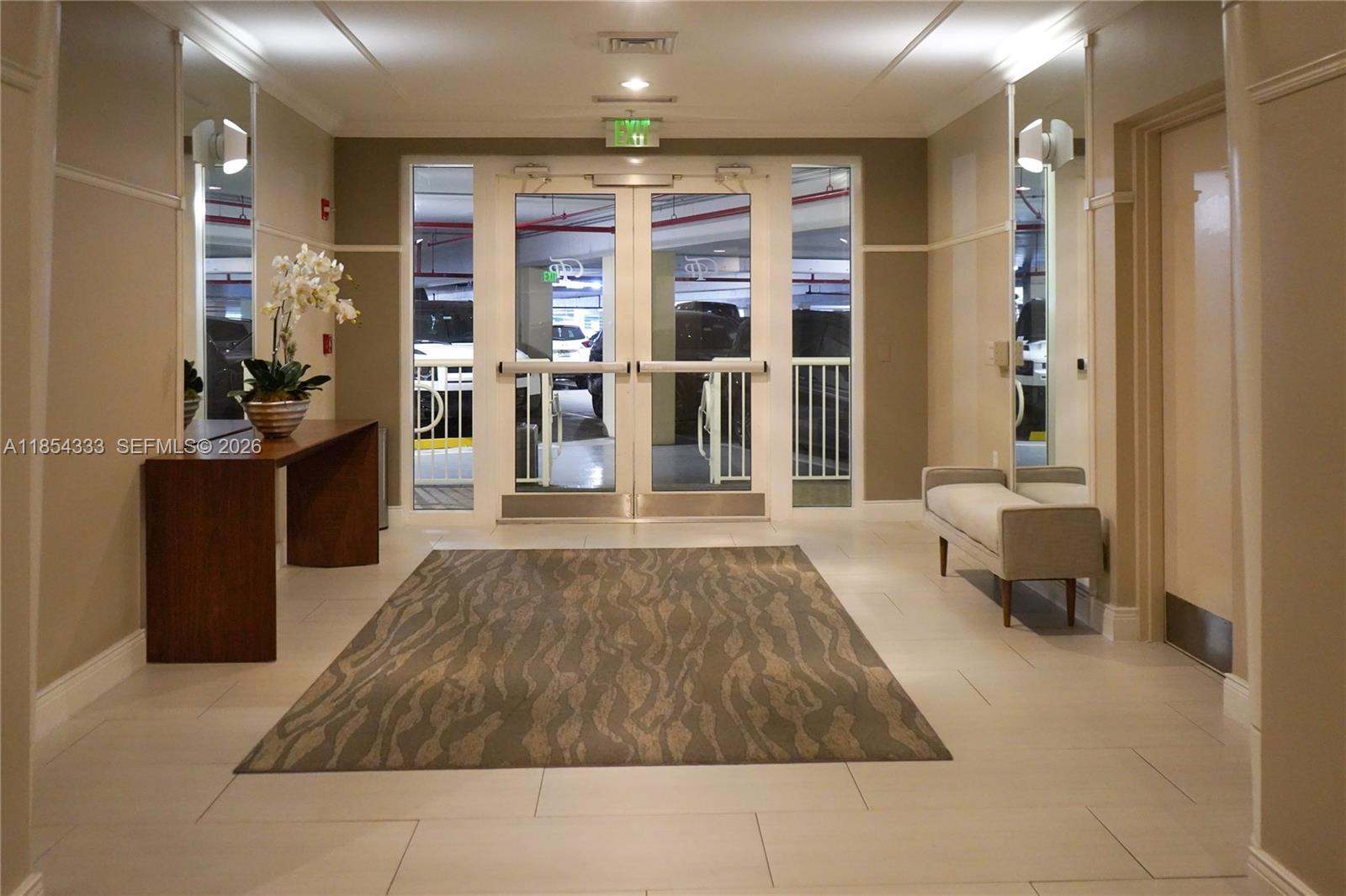 848 Brickell Key Dr #306, Miami FL 33131