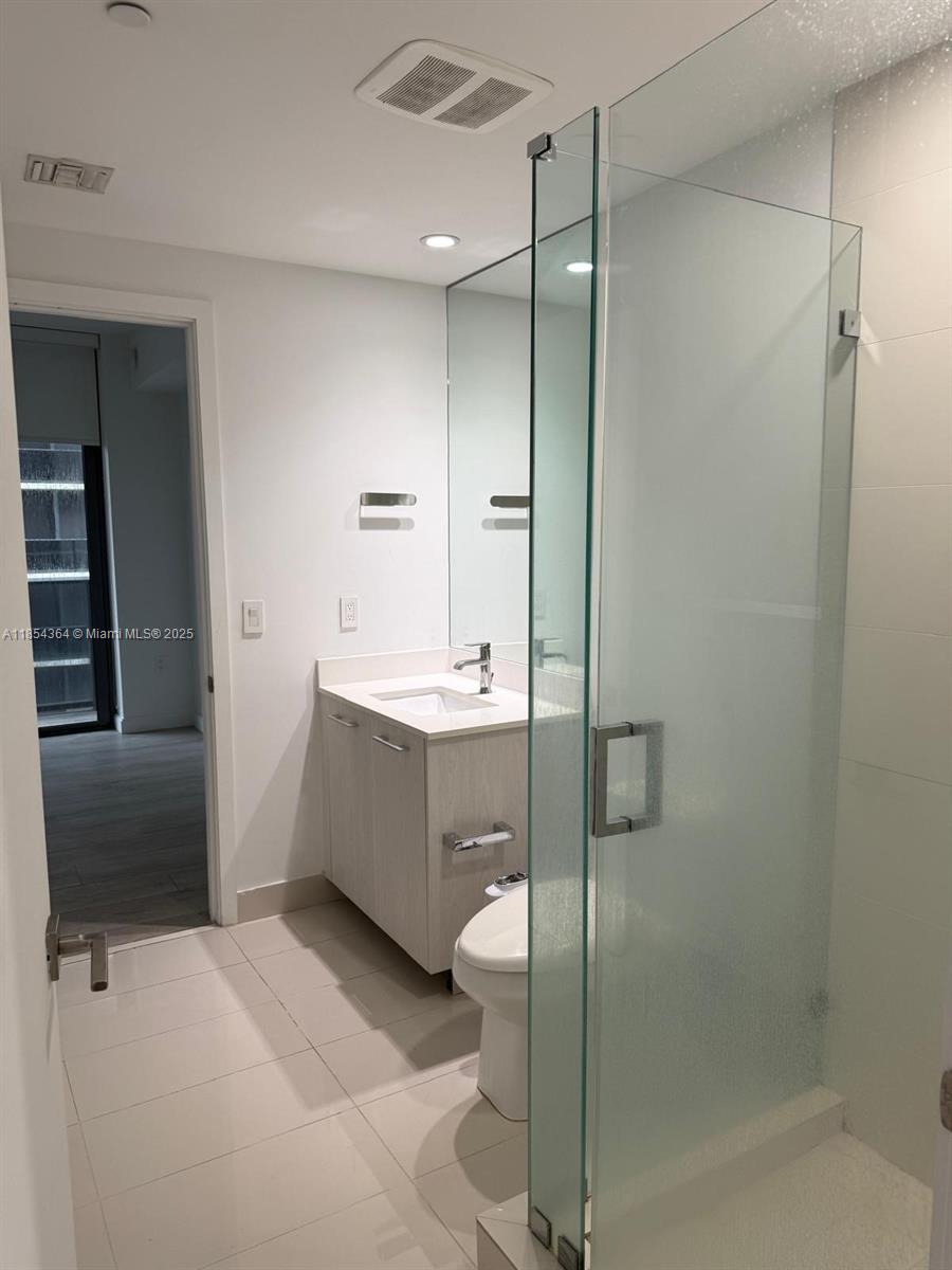 55 SW 9th St #2401, Miami FL 33130