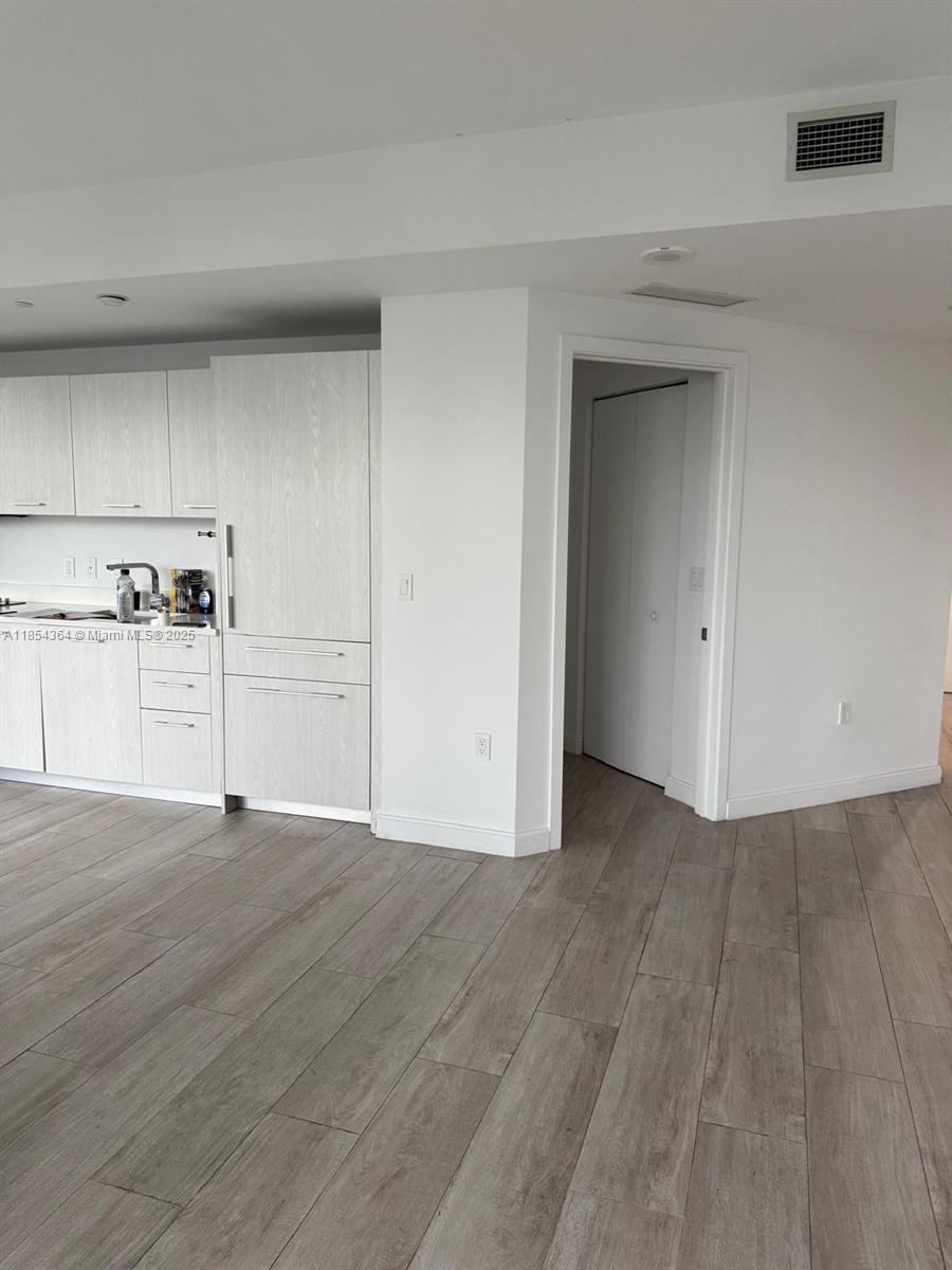 55 SW 9th St #2401, Miami FL 33130