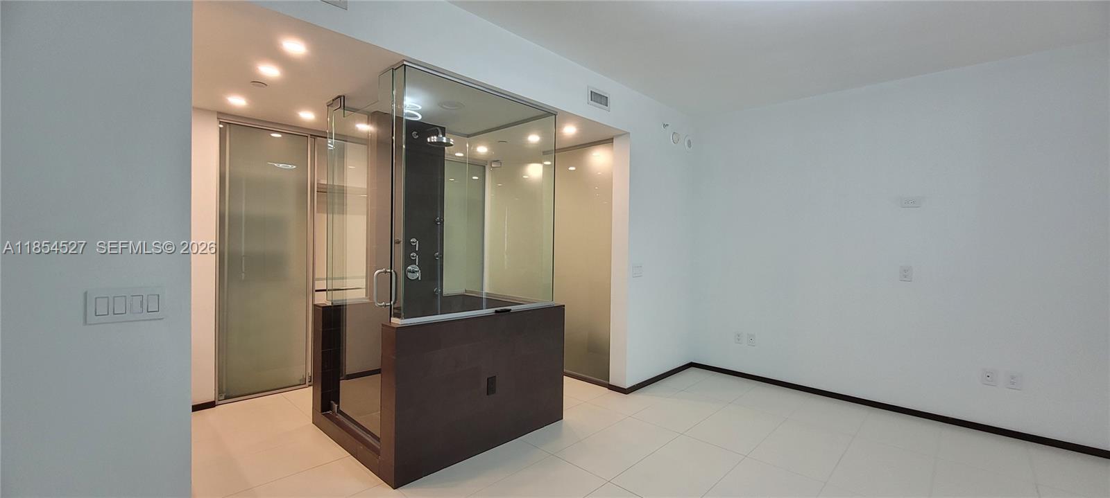 1040 Biscayne Blvd #3508, Miami FL 33132