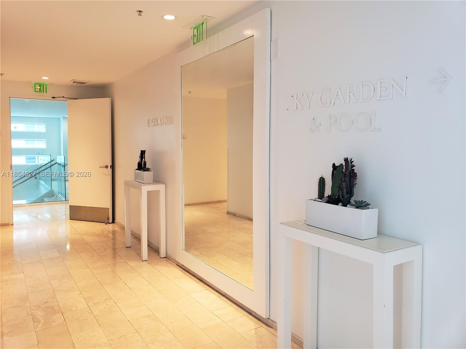 1040 Biscayne Blvd #3508, Miami FL 33132
