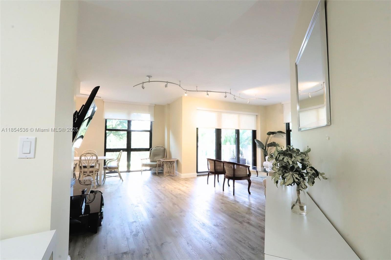 1121 Crandon Blvd #E108, Key Biscayne FL 33149