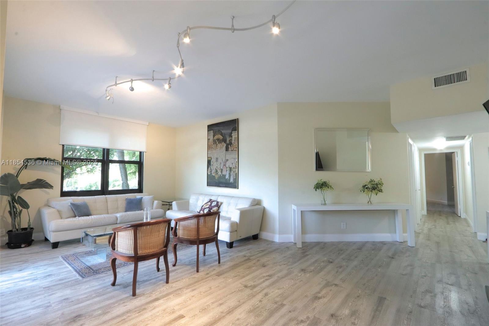 1121 Crandon Blvd #E108, Key Biscayne FL 33149