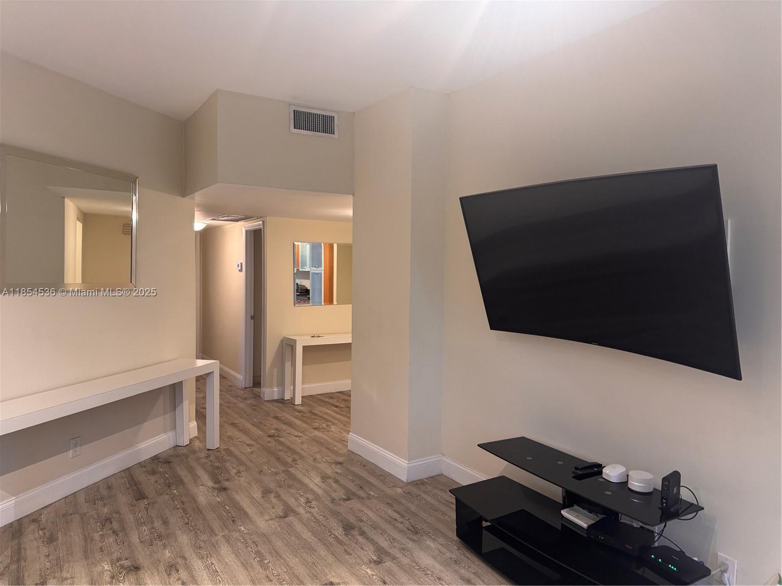 1121 Crandon Blvd #E108, Key Biscayne FL 33149