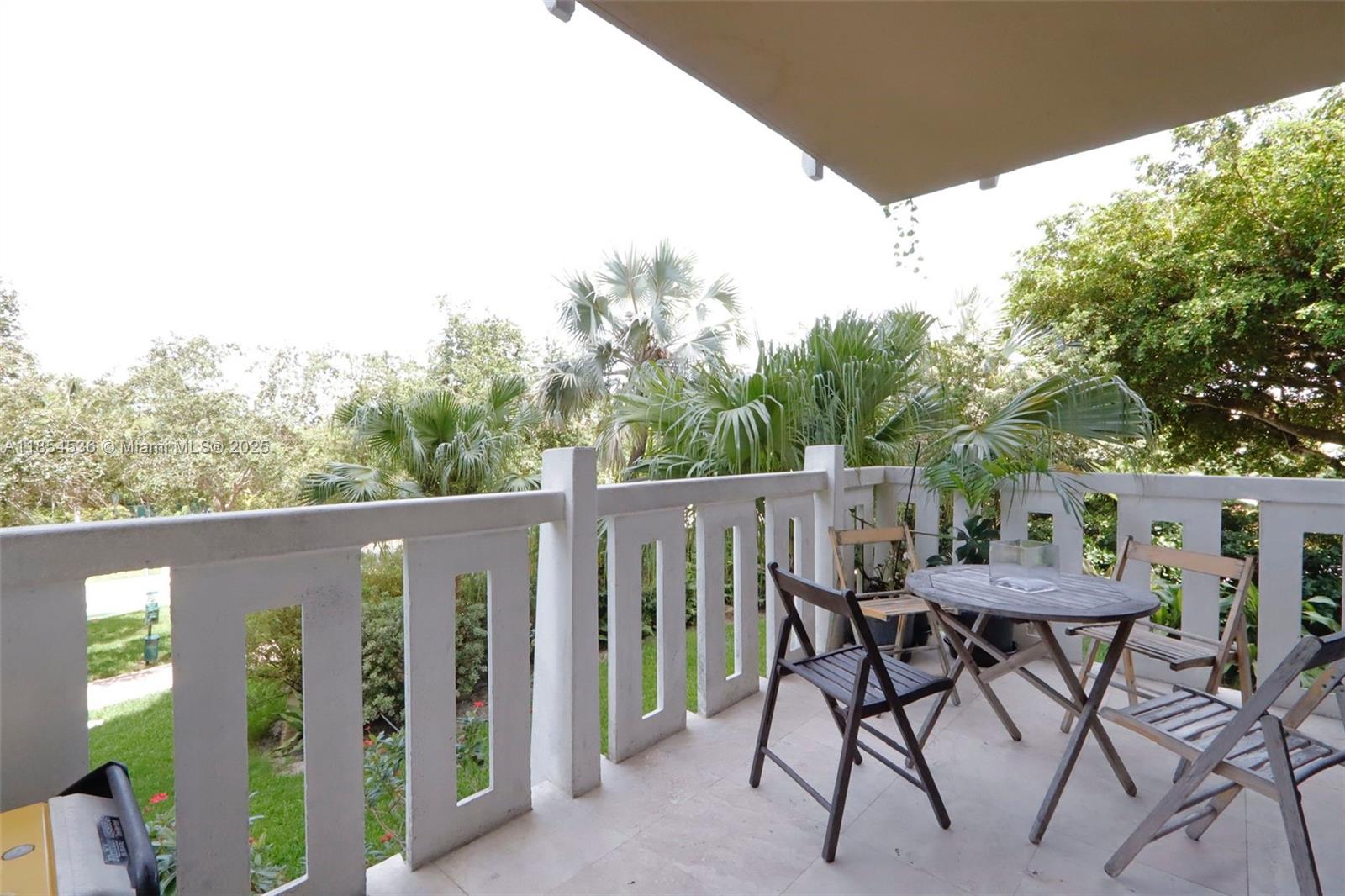 1121 Crandon Blvd #E108, Key Biscayne FL 33149