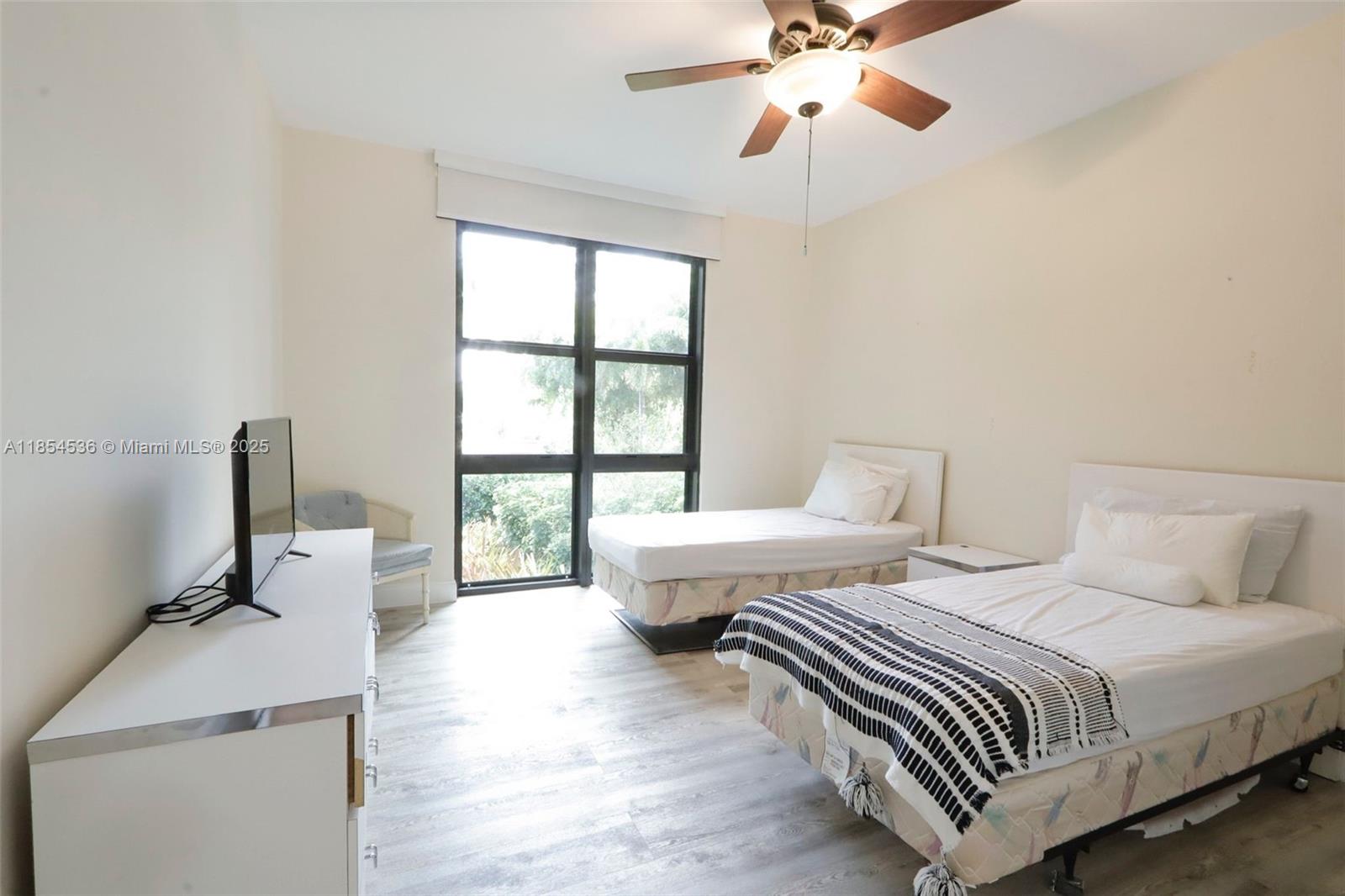1121 Crandon Blvd #E108, Key Biscayne FL 33149