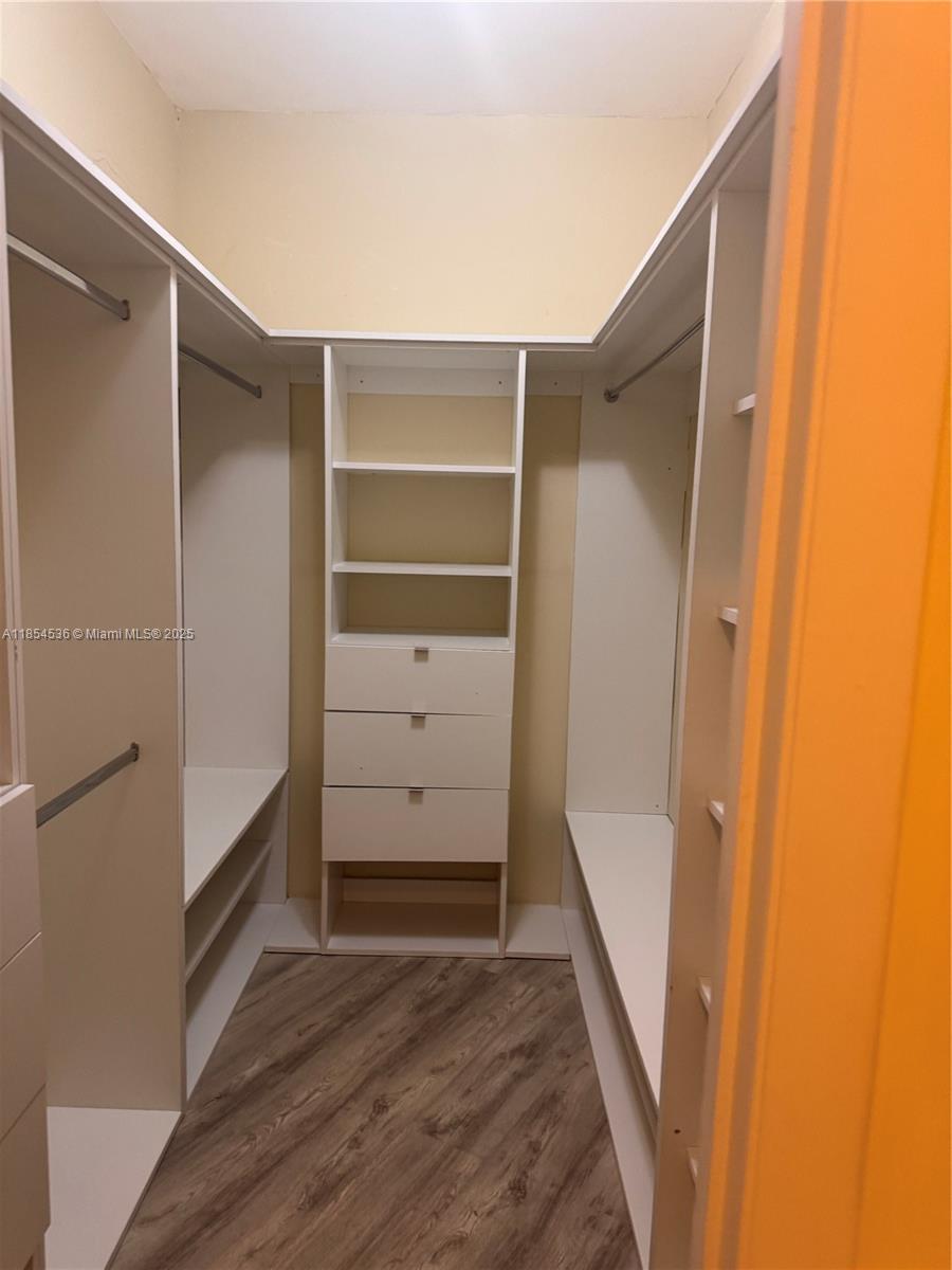 1121 Crandon Blvd #E108, Key Biscayne FL 33149