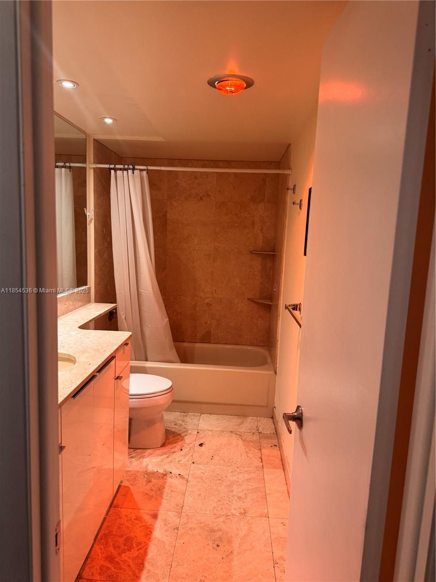 1121 Crandon Blvd #E108, Key Biscayne FL 33149