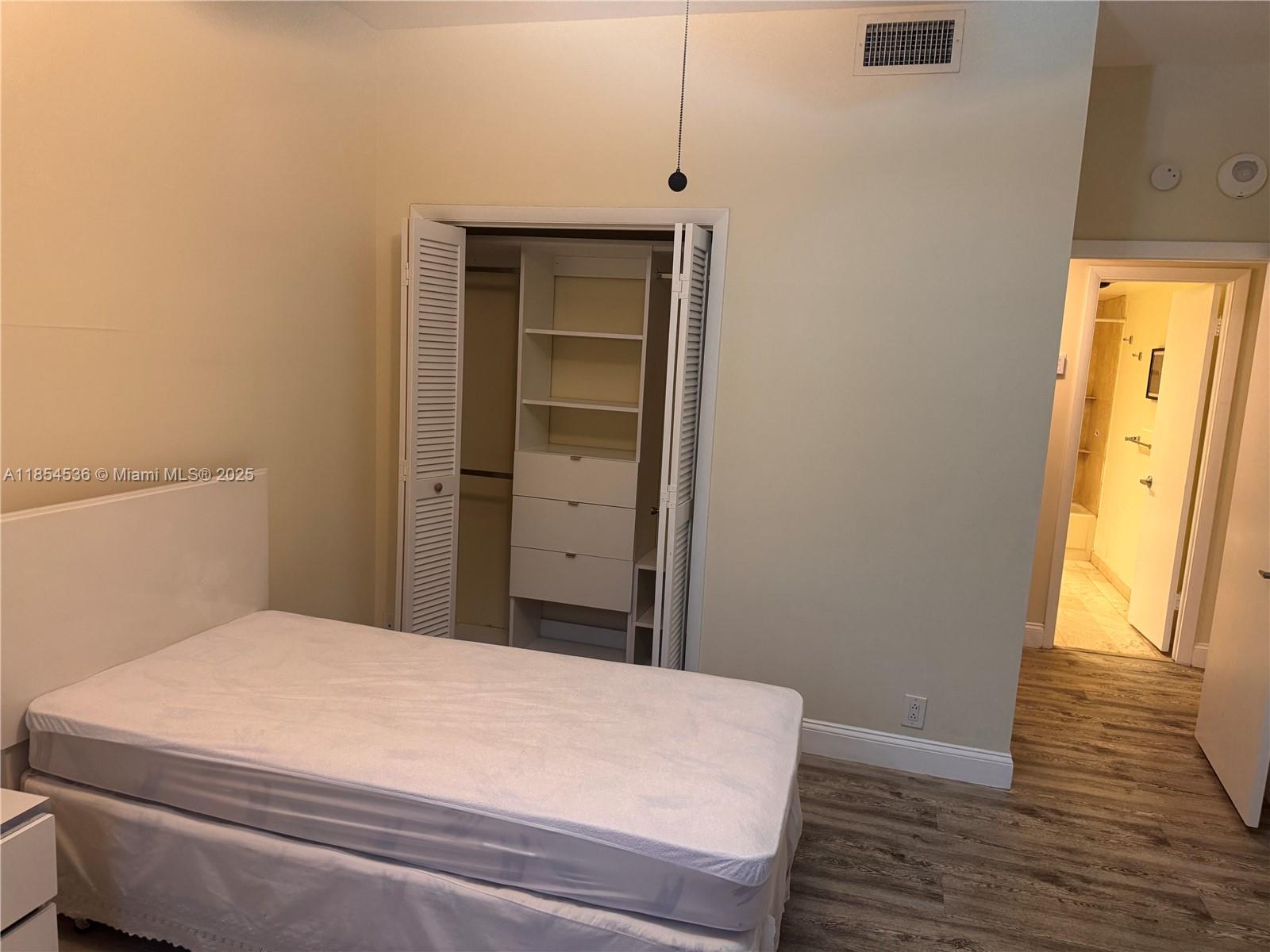 1121 Crandon Blvd #E108, Key Biscayne FL 33149