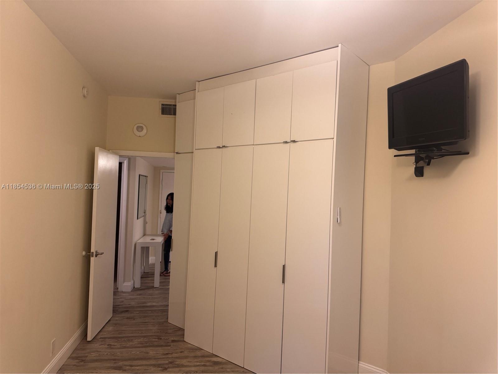 1121 Crandon Blvd #E108, Key Biscayne FL 33149