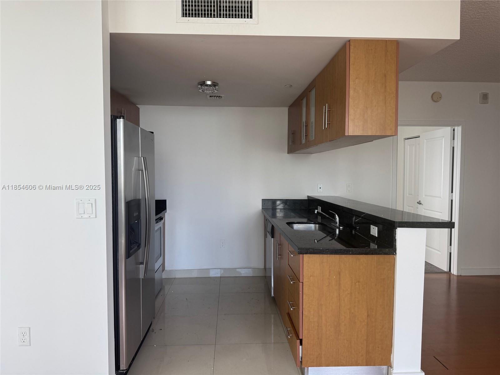 601 NE 23rd St #1402, Miami FL 33137