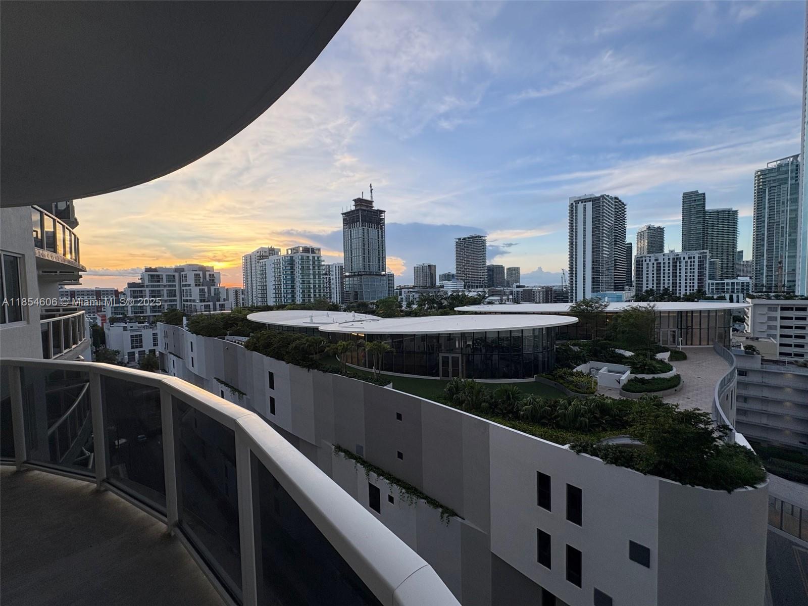 601 NE 23rd St #1402, Miami FL 33137