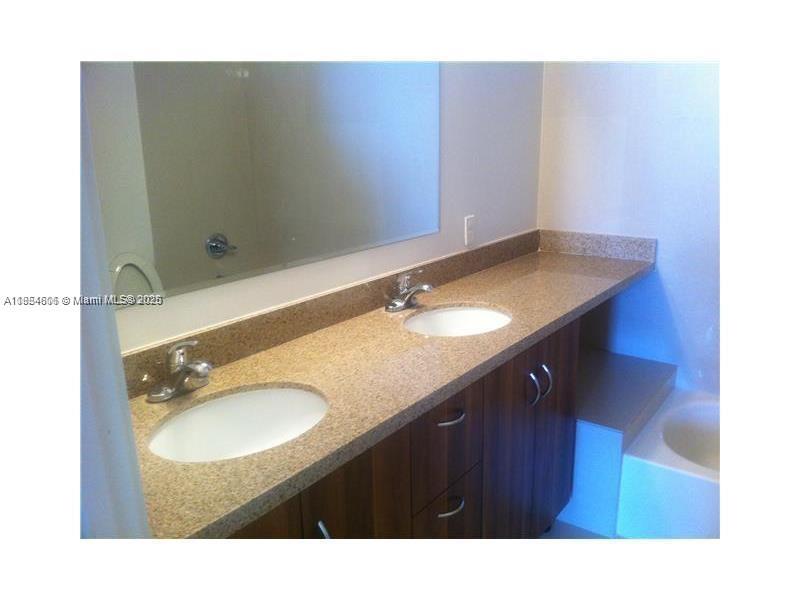 601 NE 23rd St #1402, Miami FL 33137