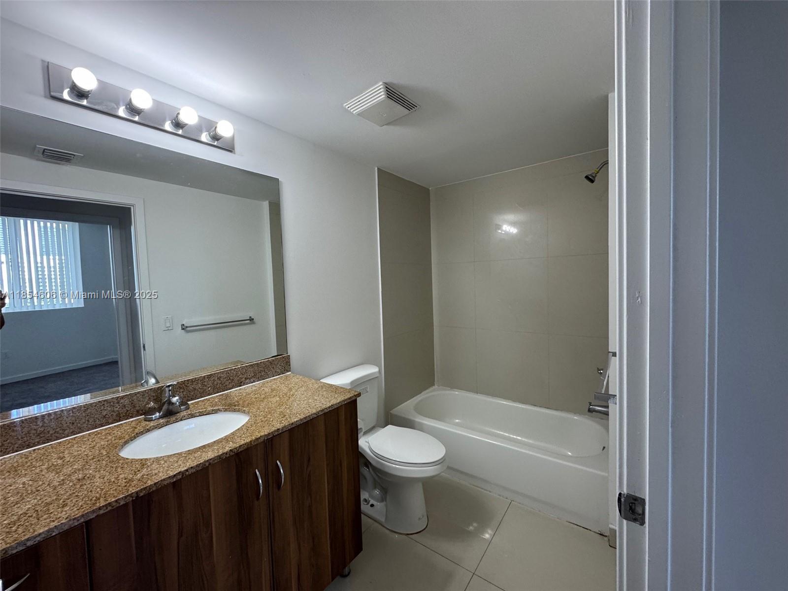 601 NE 23rd St #1402, Miami FL 33137