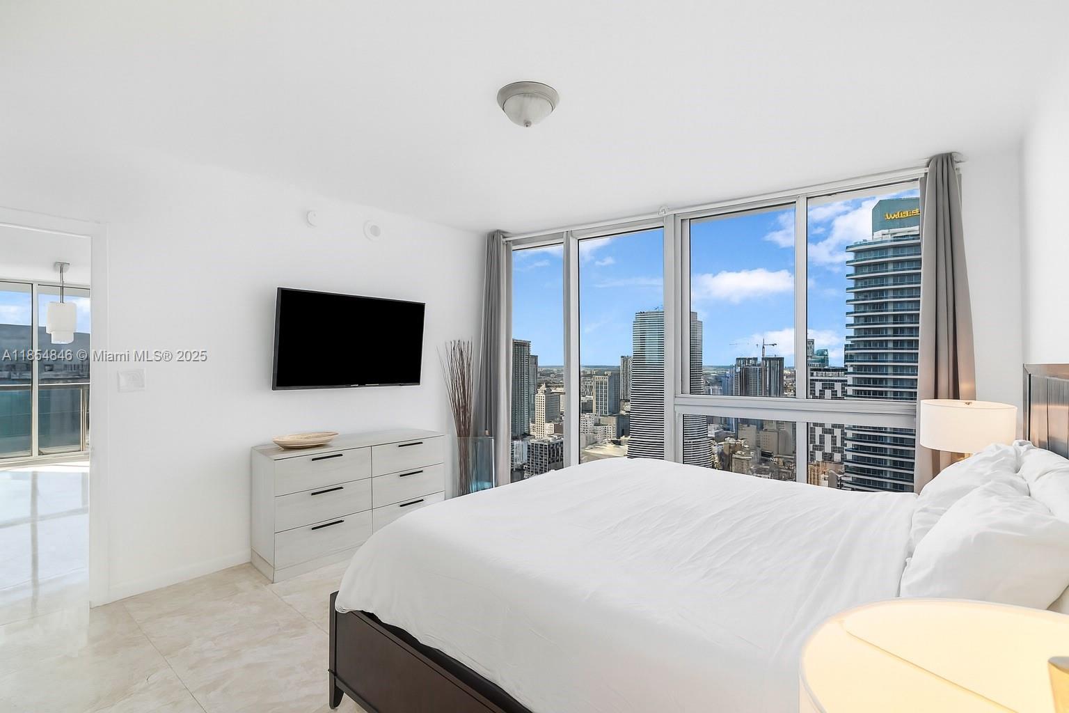 485 Brickell Ave #4404, Miami FL 33131