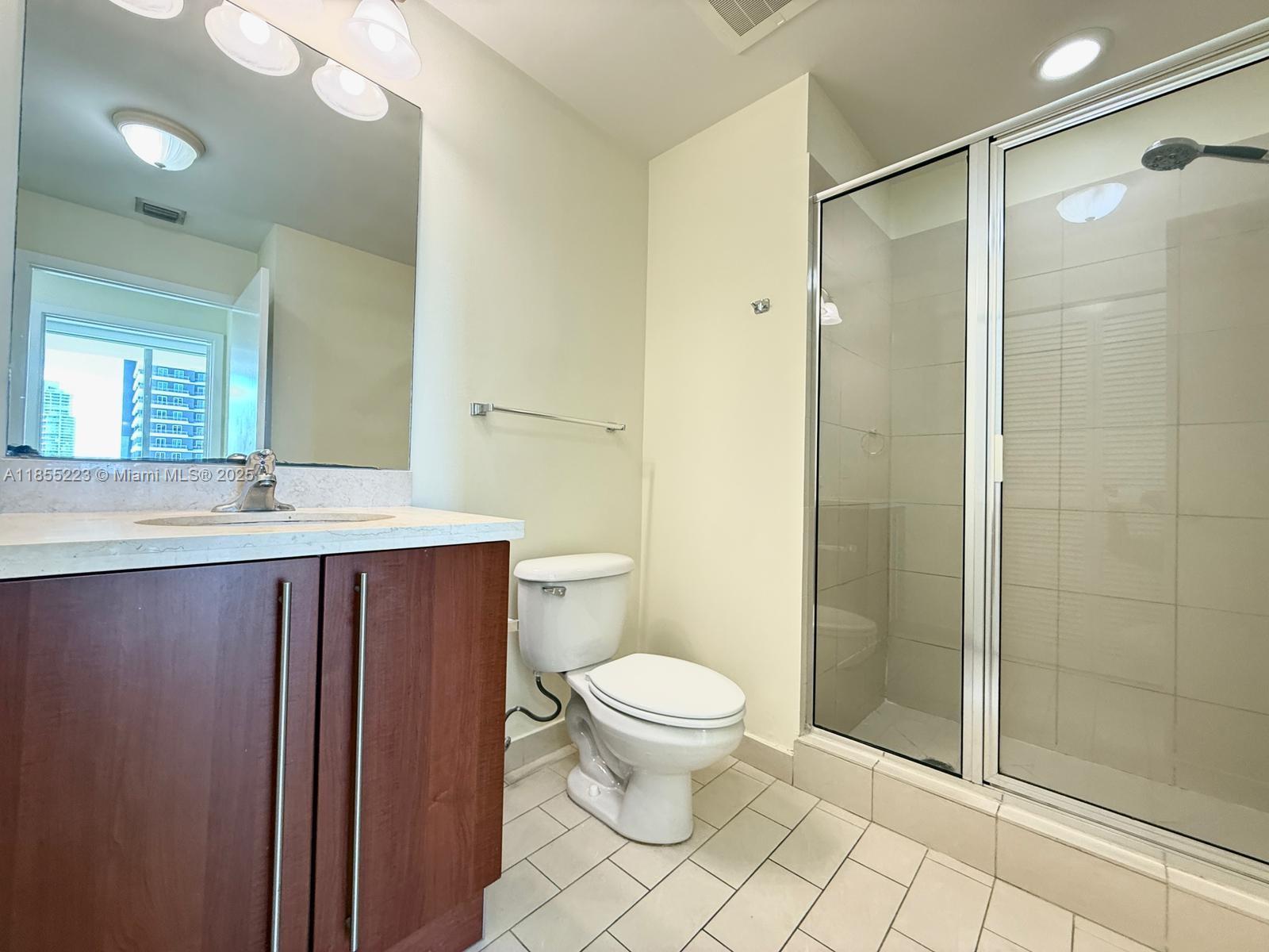 79 SW 12th St #2404-S, Miami FL 33130