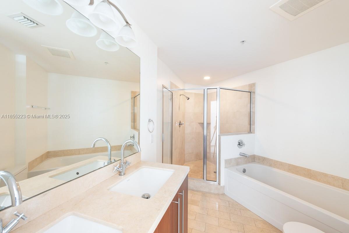 79 SW 12th St #2404-S, Miami FL 33130