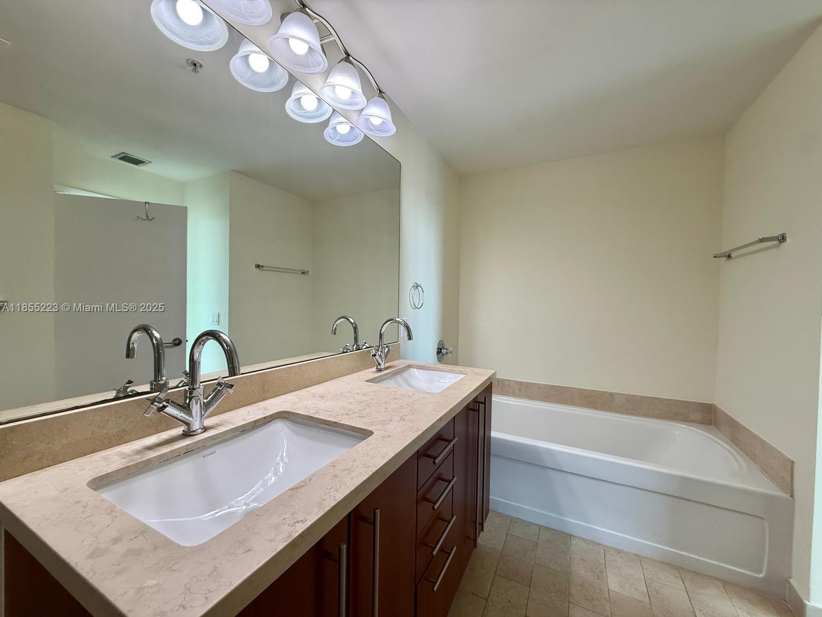 79 SW 12th St #2404-S, Miami FL 33130