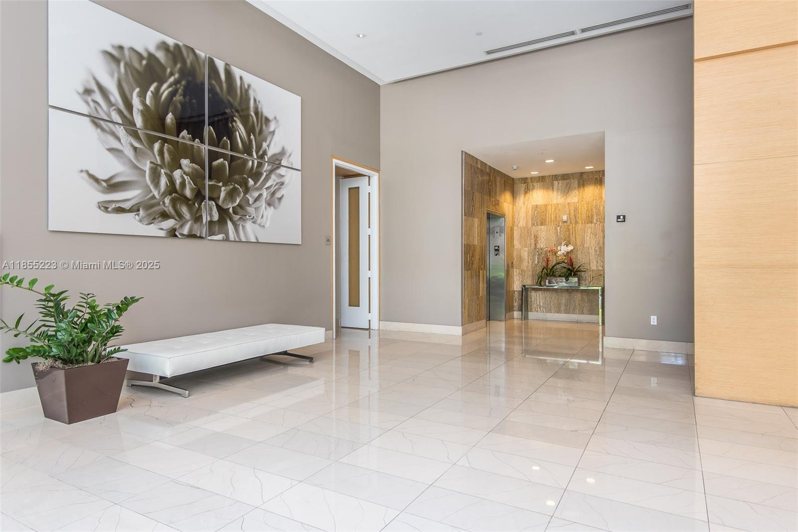 79 SW 12th St #2404-S, Miami FL 33130