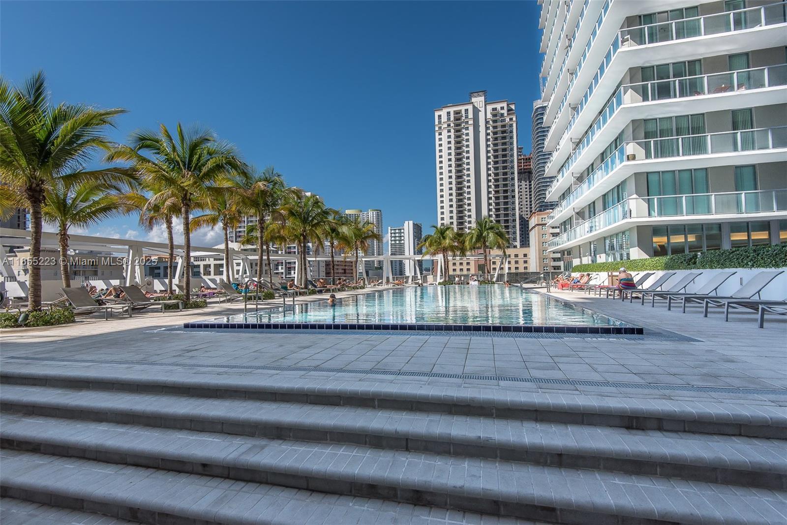 79 SW 12th St #2404-S, Miami FL 33130