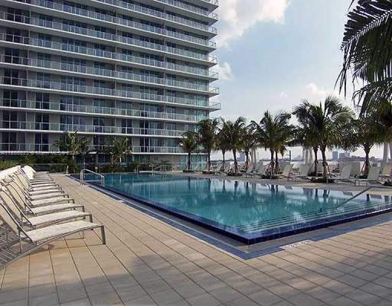 79 SW 12th St #2404-S, Miami FL 33130
