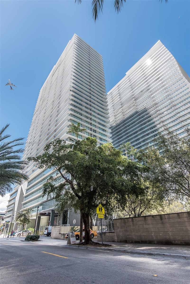 79 SW 12th St #2404-S, Miami FL 33130